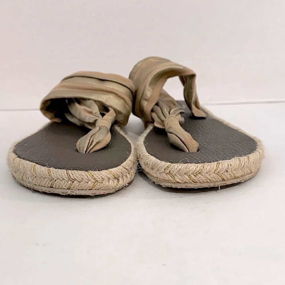 Nalho Women's GANIKA SANDAL METALLIC W SAND-GOLD Flip-Flop size 40 or 10US